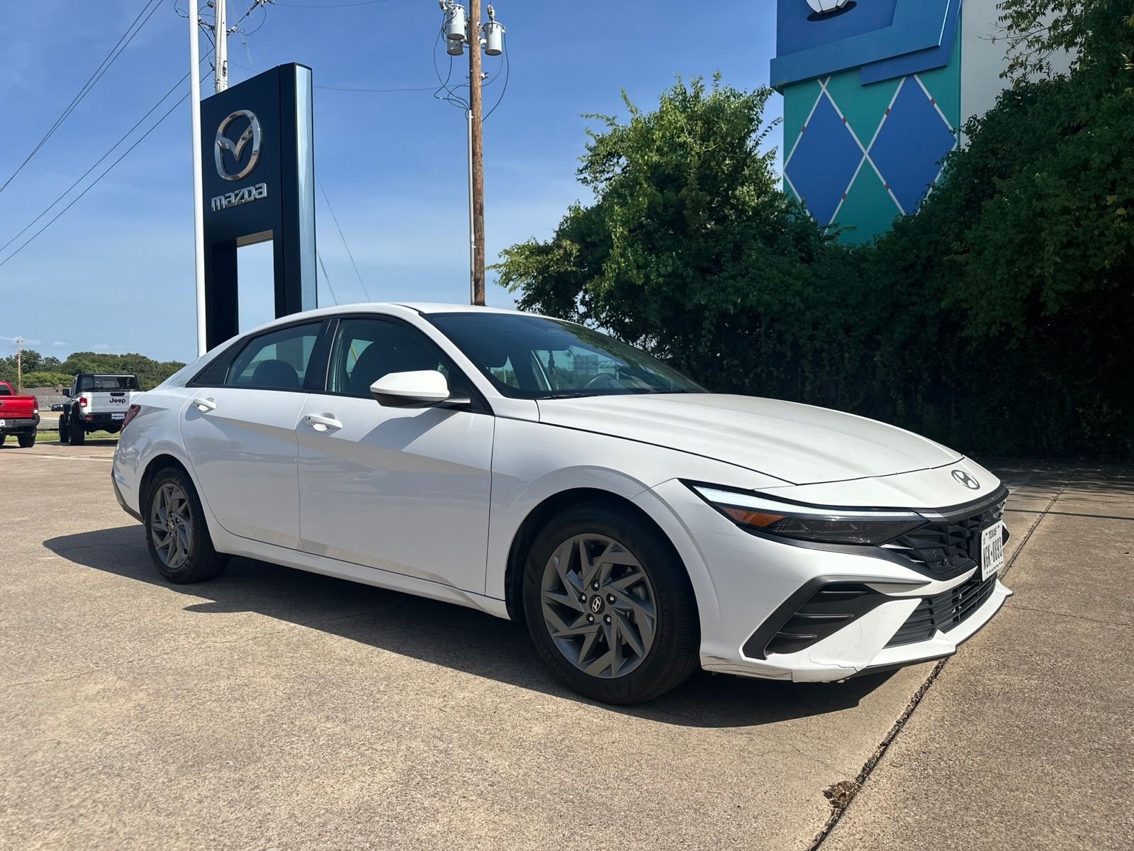 Used 2024 White Hyundai SEL image 2