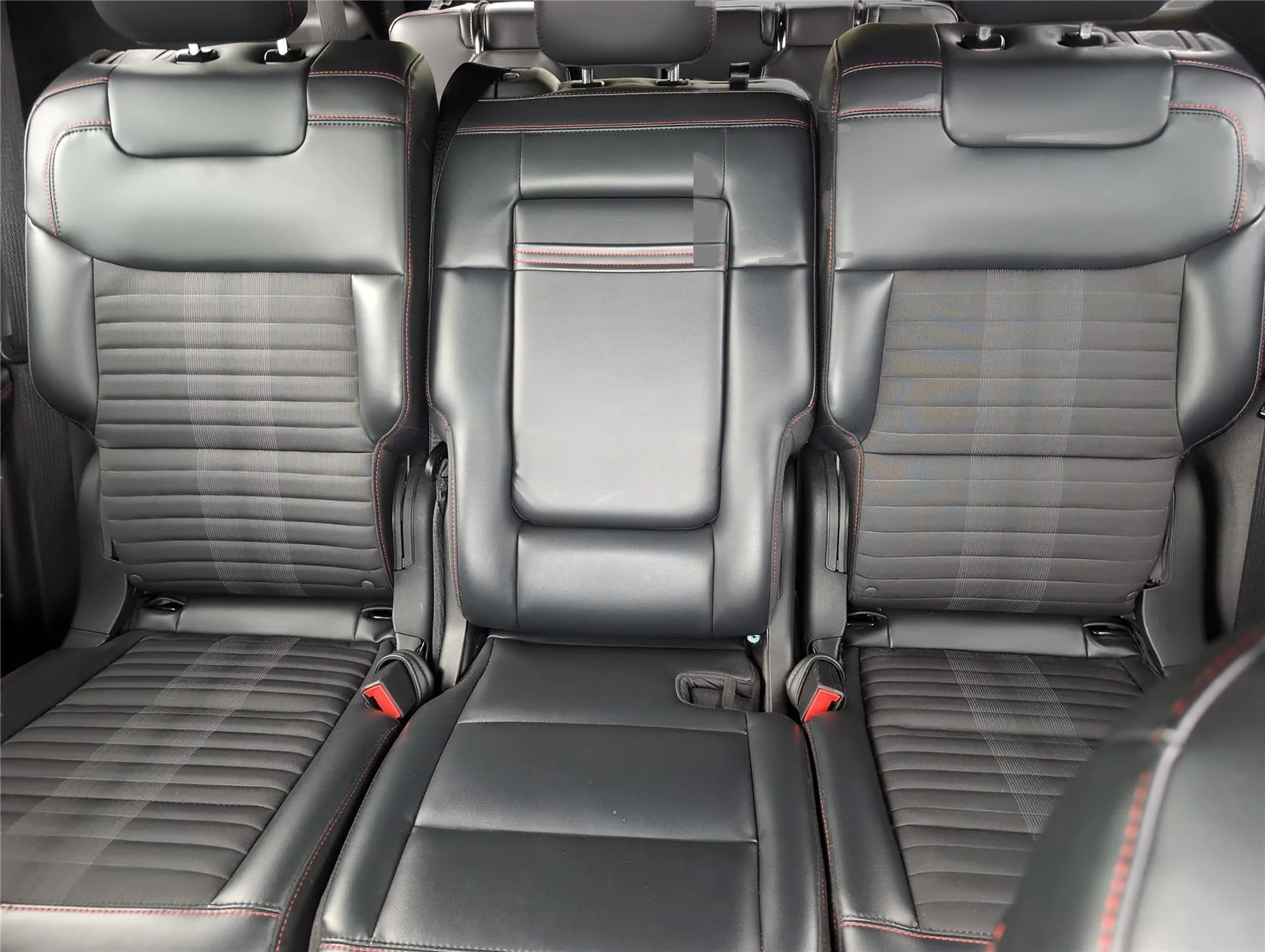 Used 2025 Carbonized Gray Ford ST-Line image 27