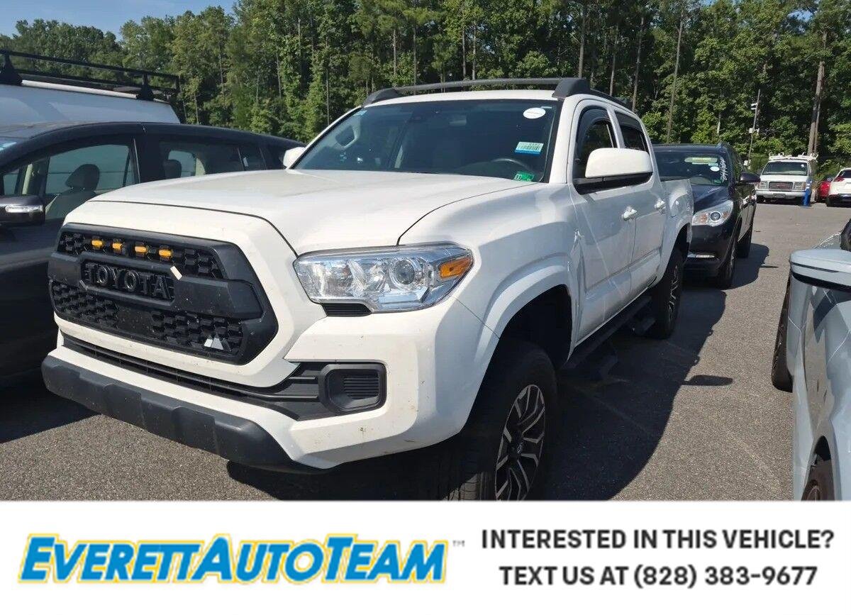 Used 2022 White Toyota SR V6 image 1