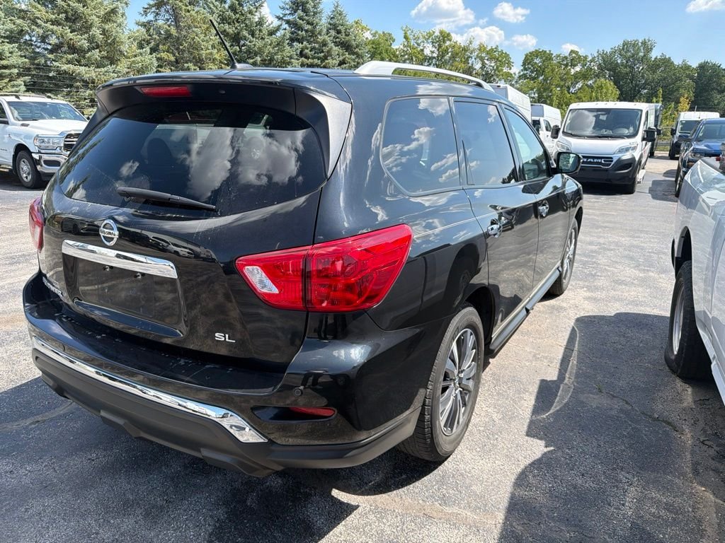 Used 2018 Black Nissan SL image 5