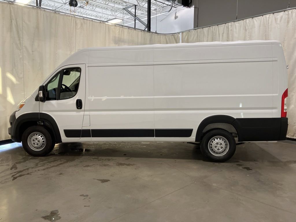 New 2026 Bright White Clearcoat RAM Tradesman image 16