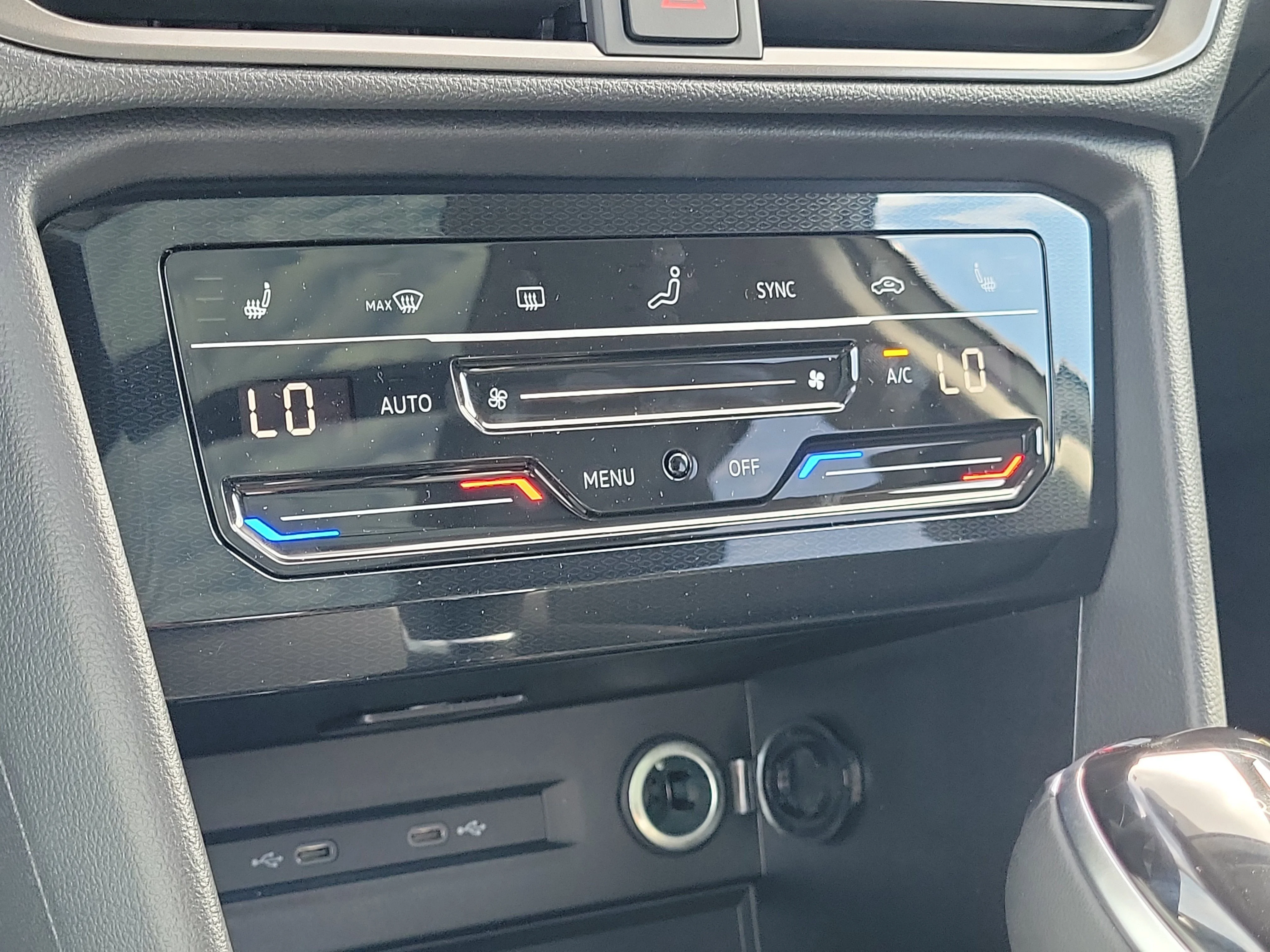 New 2026 White Volkswagen 1.5T SE Black image 25