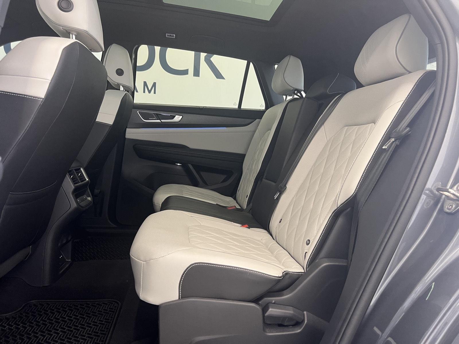 2025 Volkswagen Atlas Cross Sport SEL Premium R-LINE - Photo 24