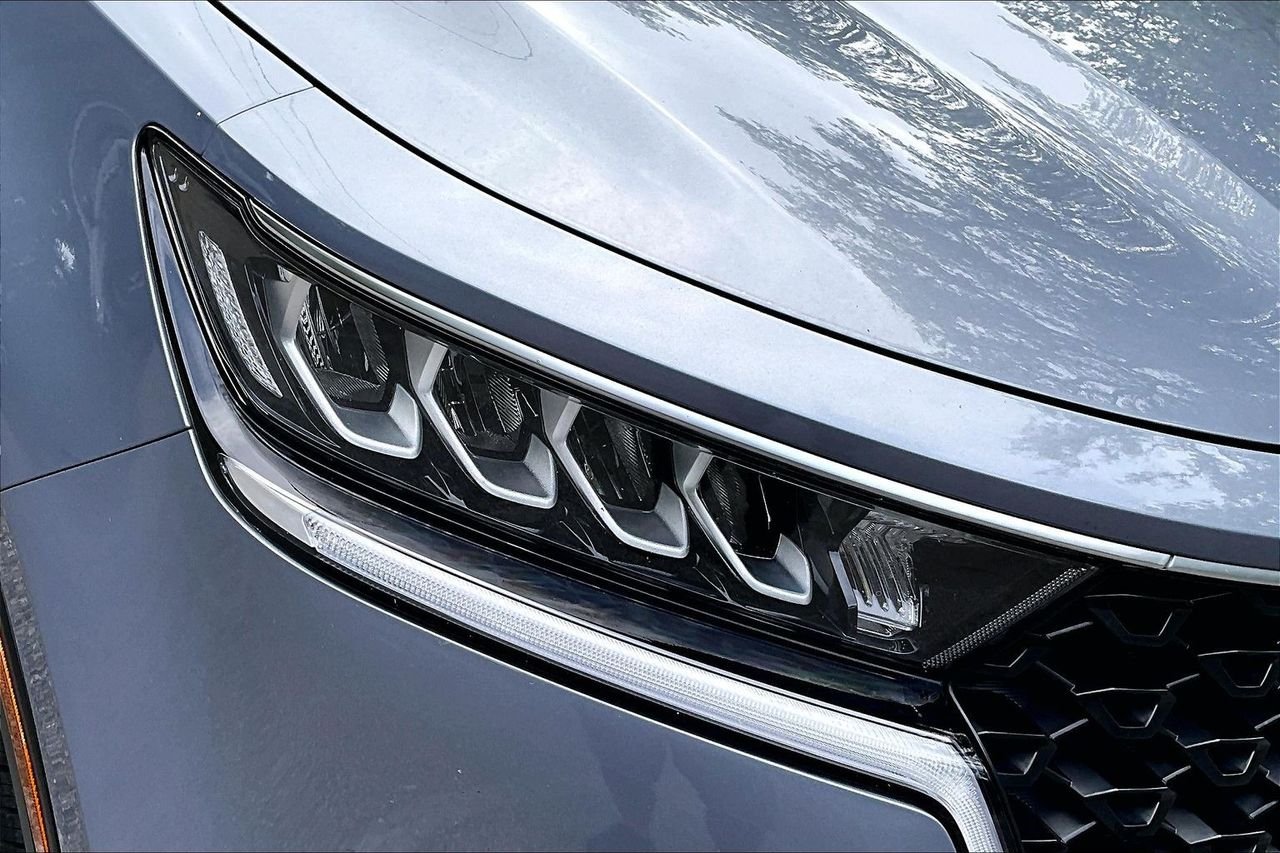 Used 2022 Silver Kia LX image 31