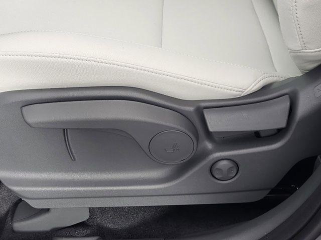 New 2026 White Hyundai SE image 12