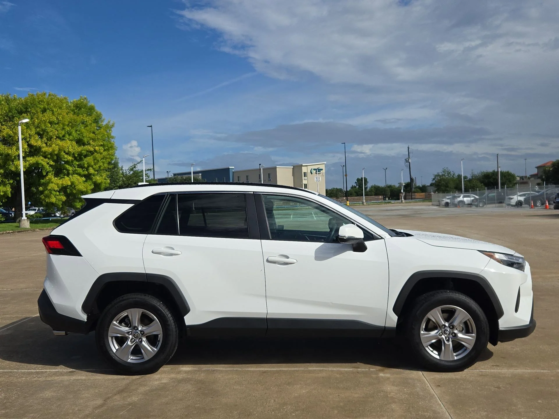 Used 2024 Wind Chill Pearl Toyota XLE image 2