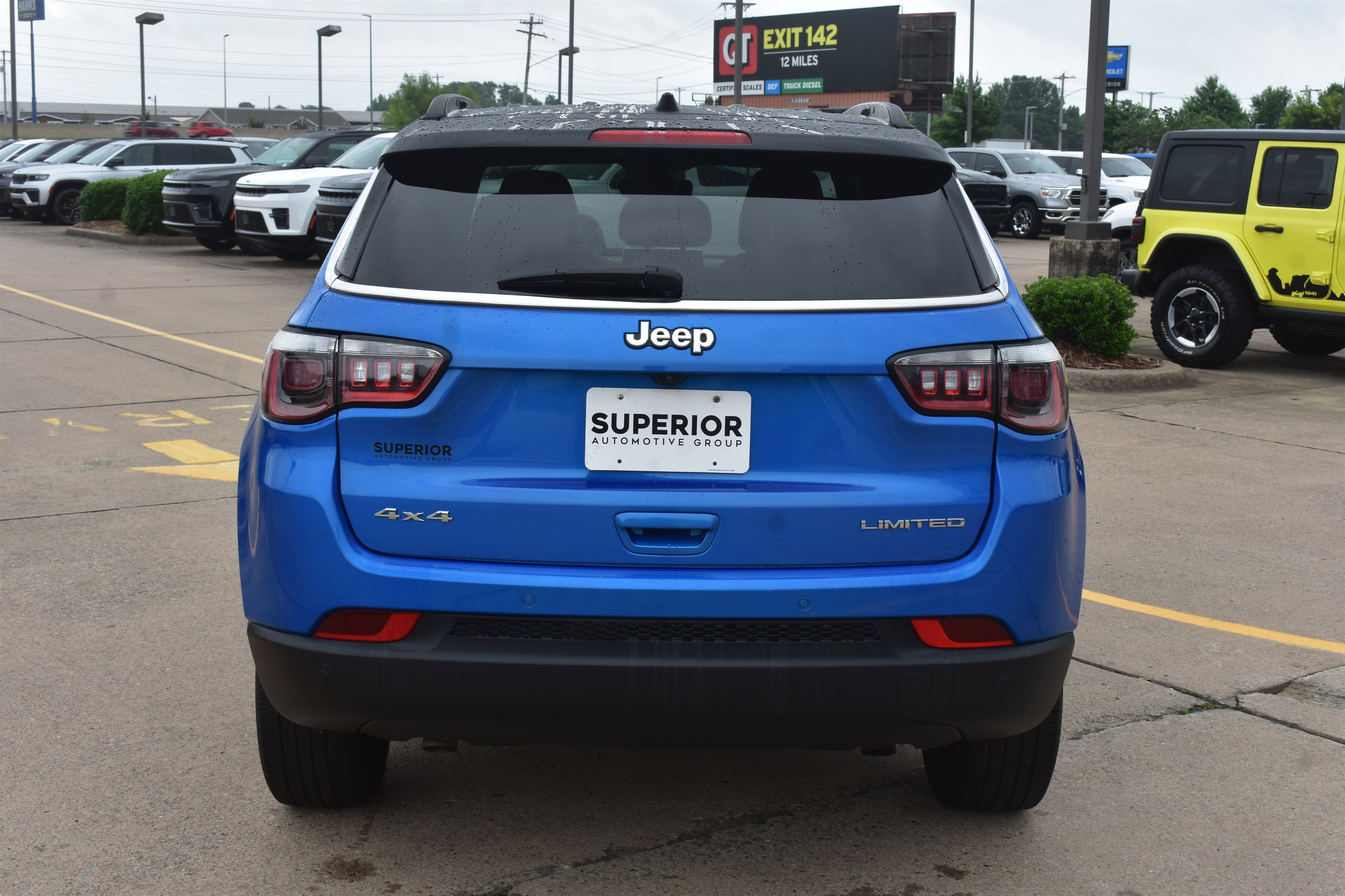 Used 2025 Hydro Blue Pearlcoat Jeep Limited image 6
