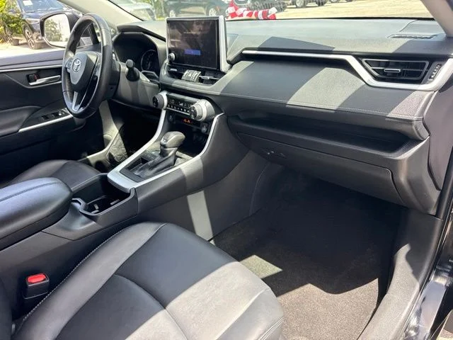 Used 2023 Black Toyota XLE Premium image 23