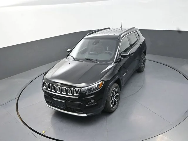 New 2026 Diamond Black Crystal Pearl-Coat Exterior Paint Jeep Limited image 13