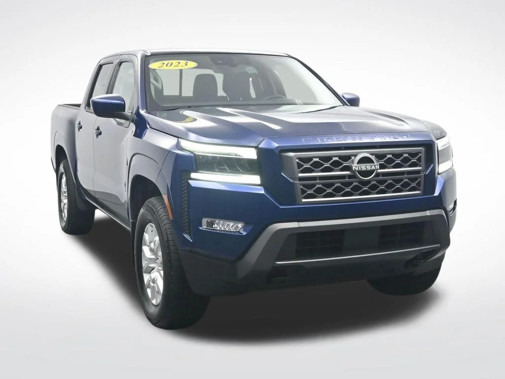 Used 2023 Blue Nissan SV image 3