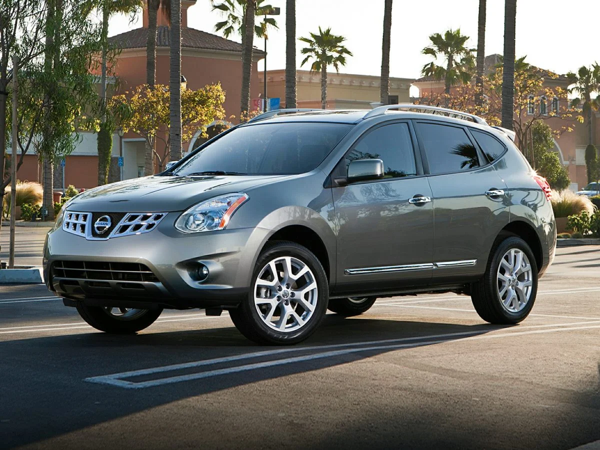 2013 Nissan Rogue S FWD's photo