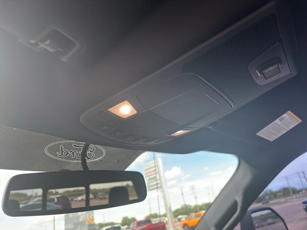 Used 2018 Lightning Blue Ford XLT image 21