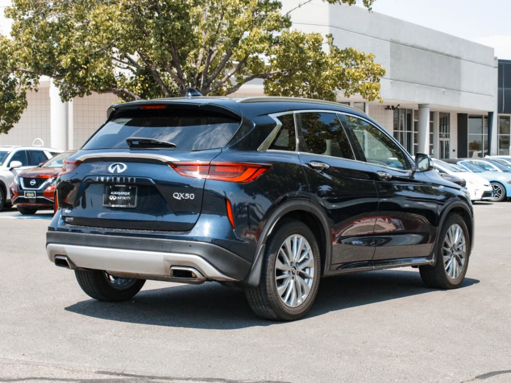 Used 2024 Hermosa Blue INFINITI LUXE image 5
