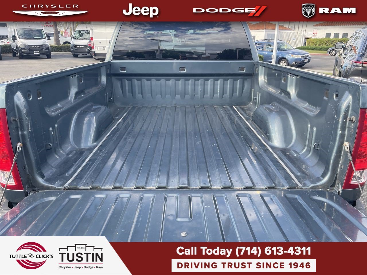 Used 2011 Stealth Gray Metallic GMC SLE image 39