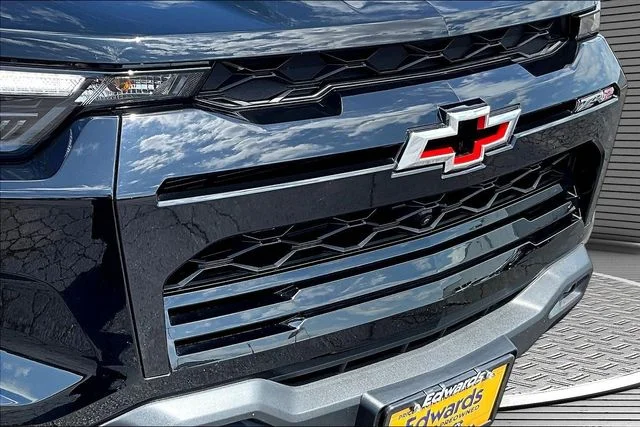 Used 2025 Black Chevrolet ZR2 image 33