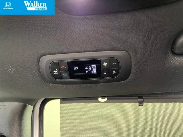 2025 Chrysler Pacifica Select - Photo 35