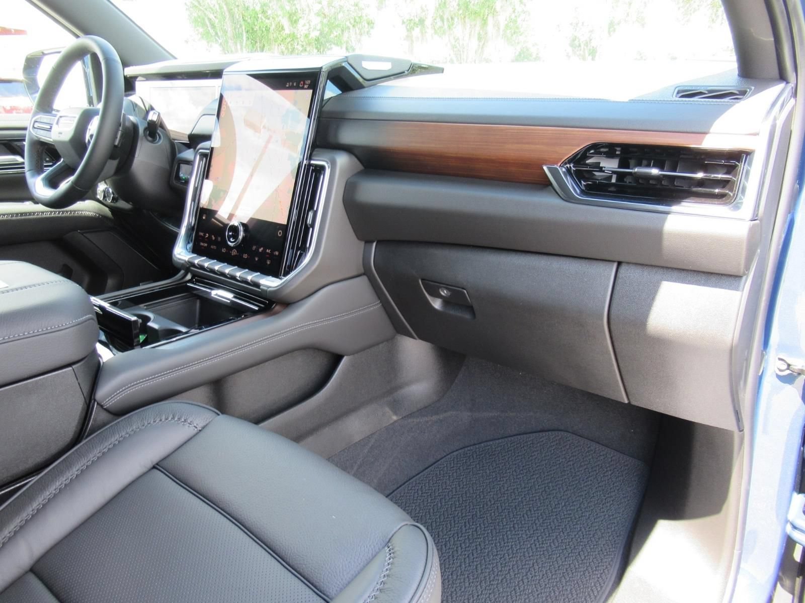 2026 GMC Yukon Denali - Photo 11