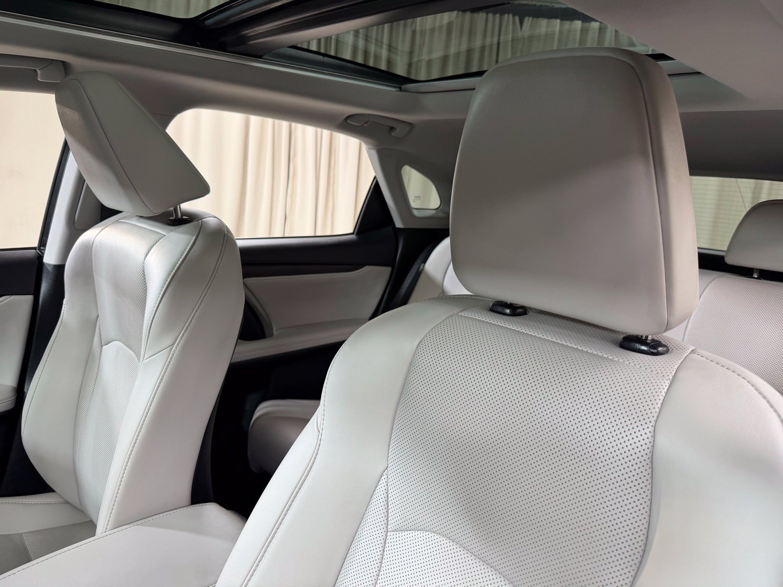 Used 2022 Silver Lexus 350 image 34