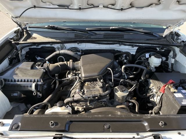 Used 2022 White Toyota SR image 19