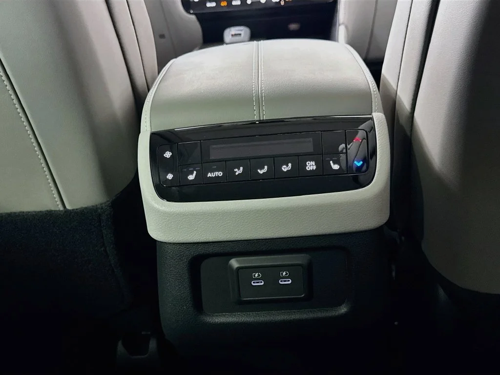 Certified Used 2027 White INFINITI LUXE image 34