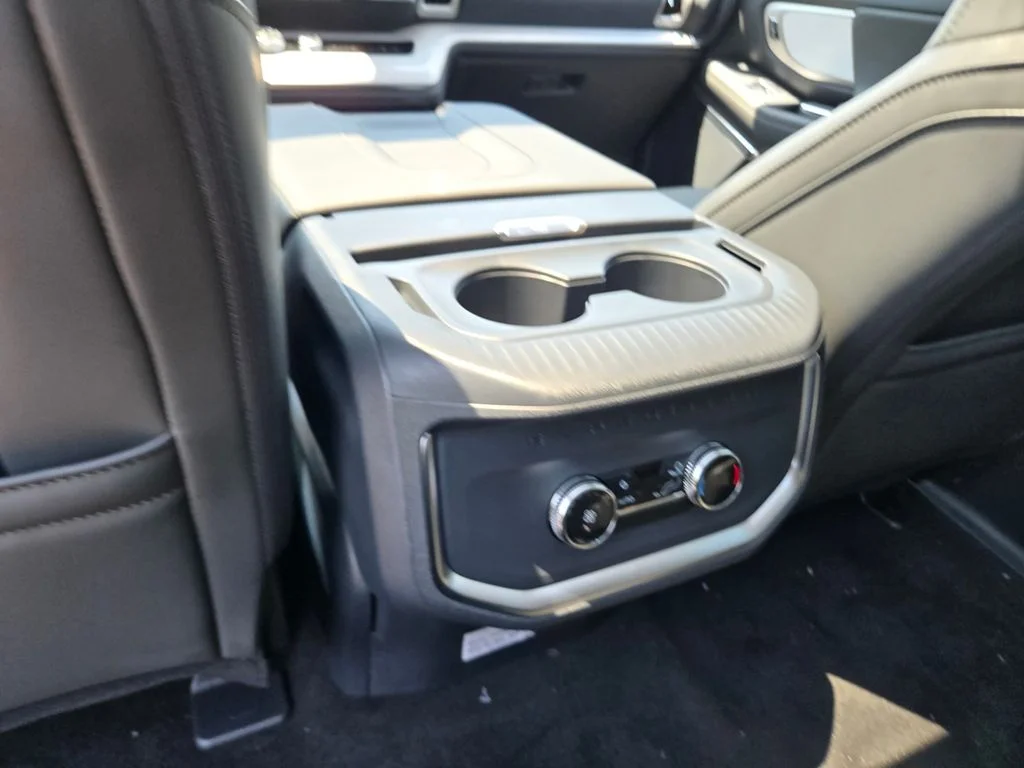 New 2027 Agate Black Metallic Ford MAX Active image 18