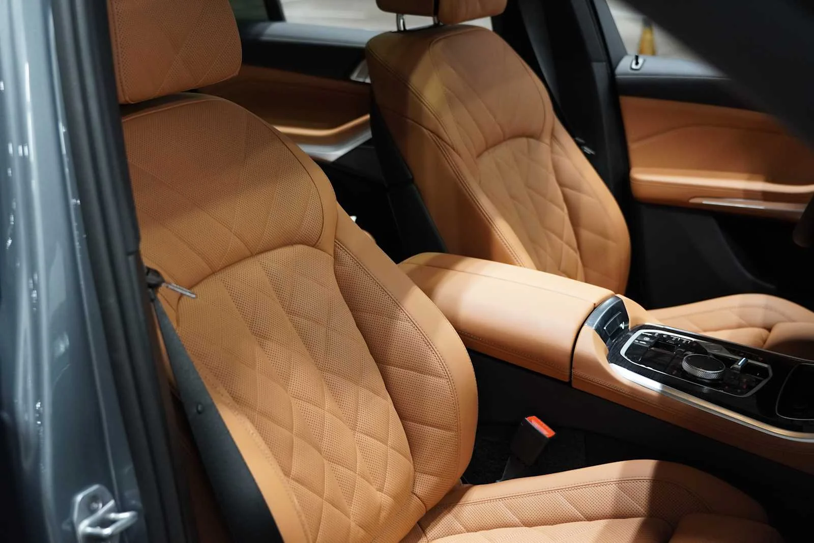 New 2026 Skyscraper Grey Metallic BMW xDrive40i image 7