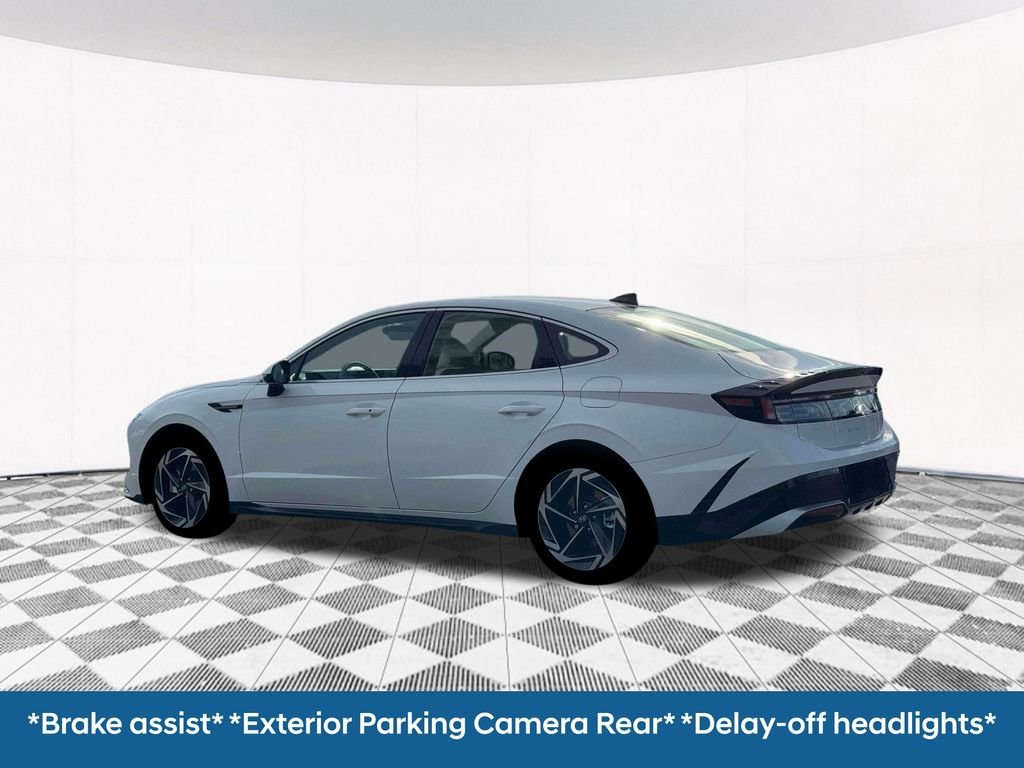 New 2026 White Hyundai SEL Sport image 7