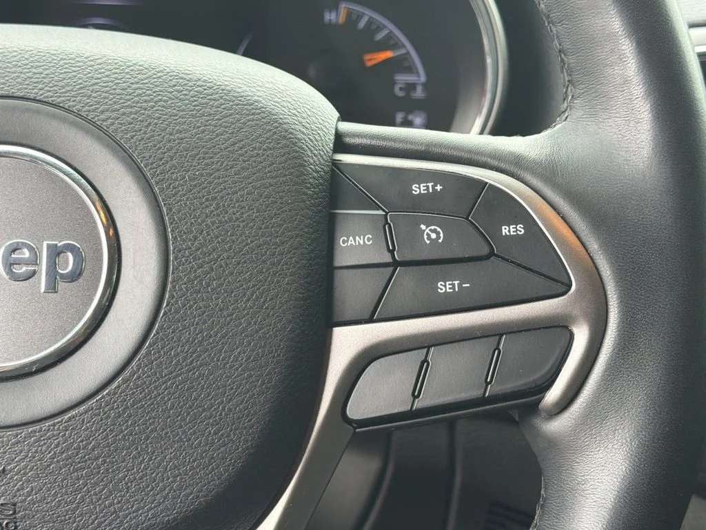 Used 2019 Black Jeep Altitude image 26