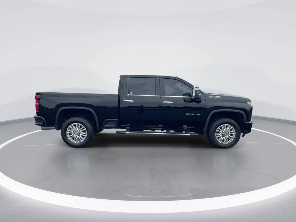 Used 2023 Black Chevrolet High Country image 9