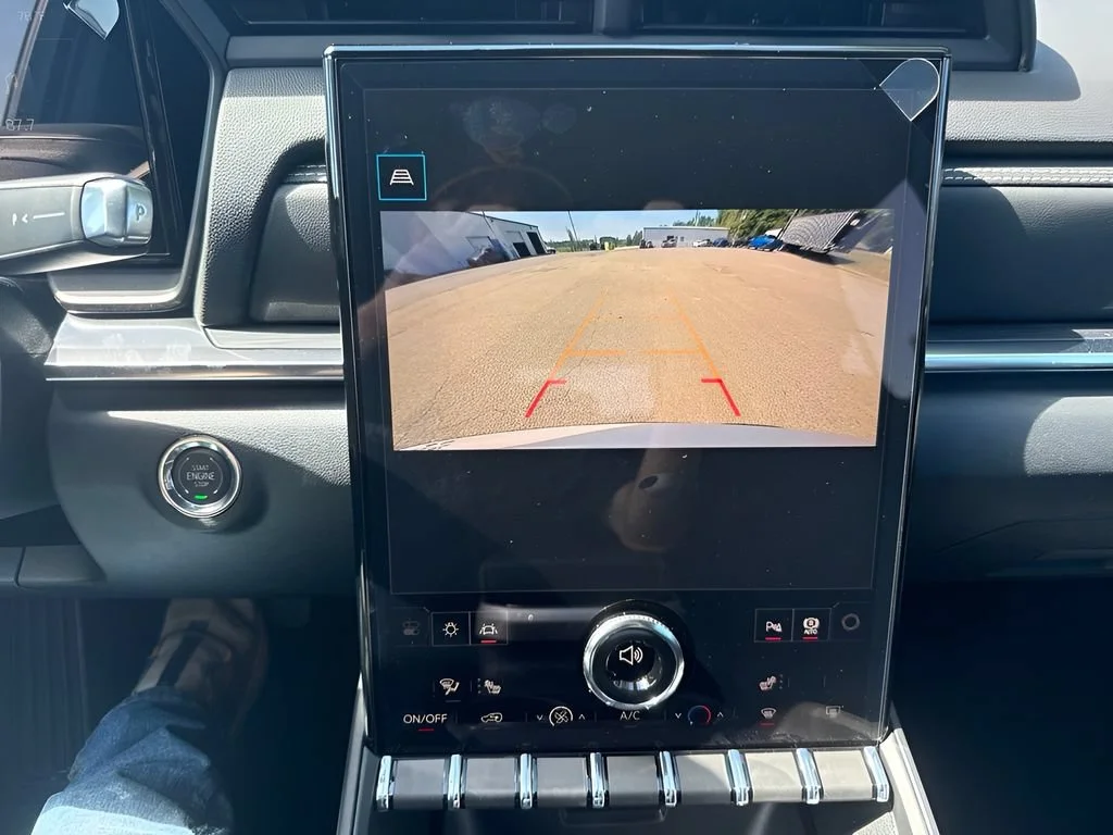 New 2027 Summit White GMC Elevation image 21