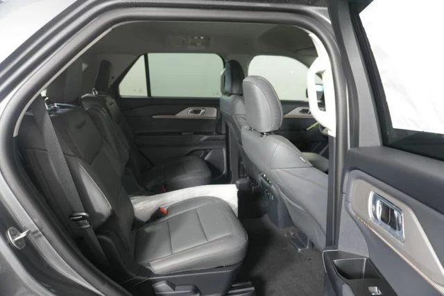 New 2026 Carbonized Gray Metallic Ford Active image 28