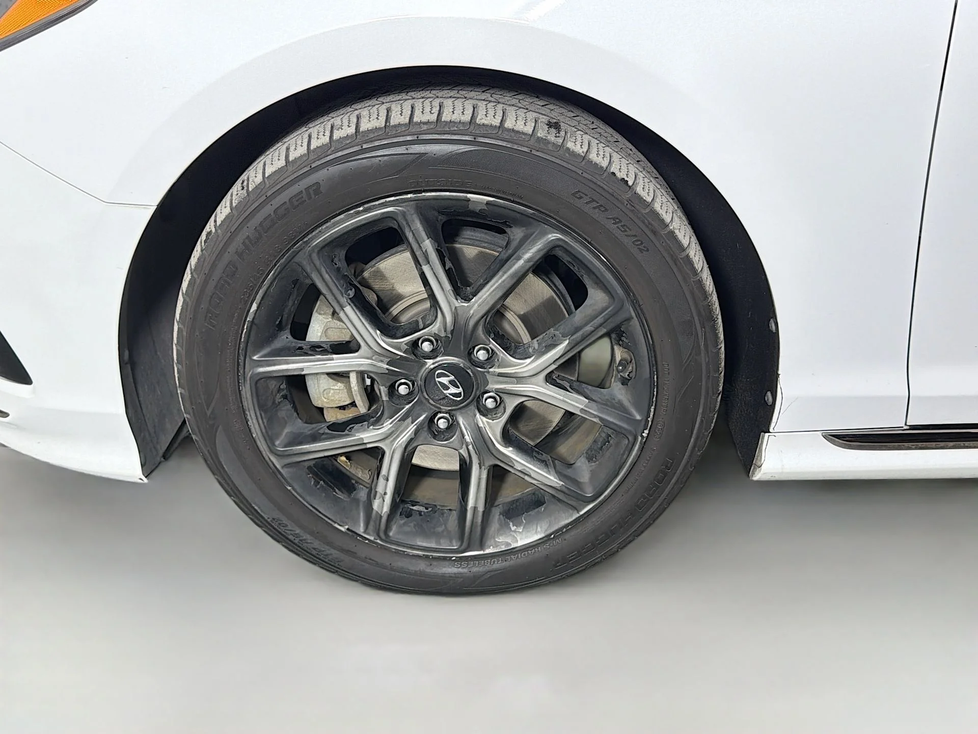 Used 2019 White Hyundai Limited image 33
