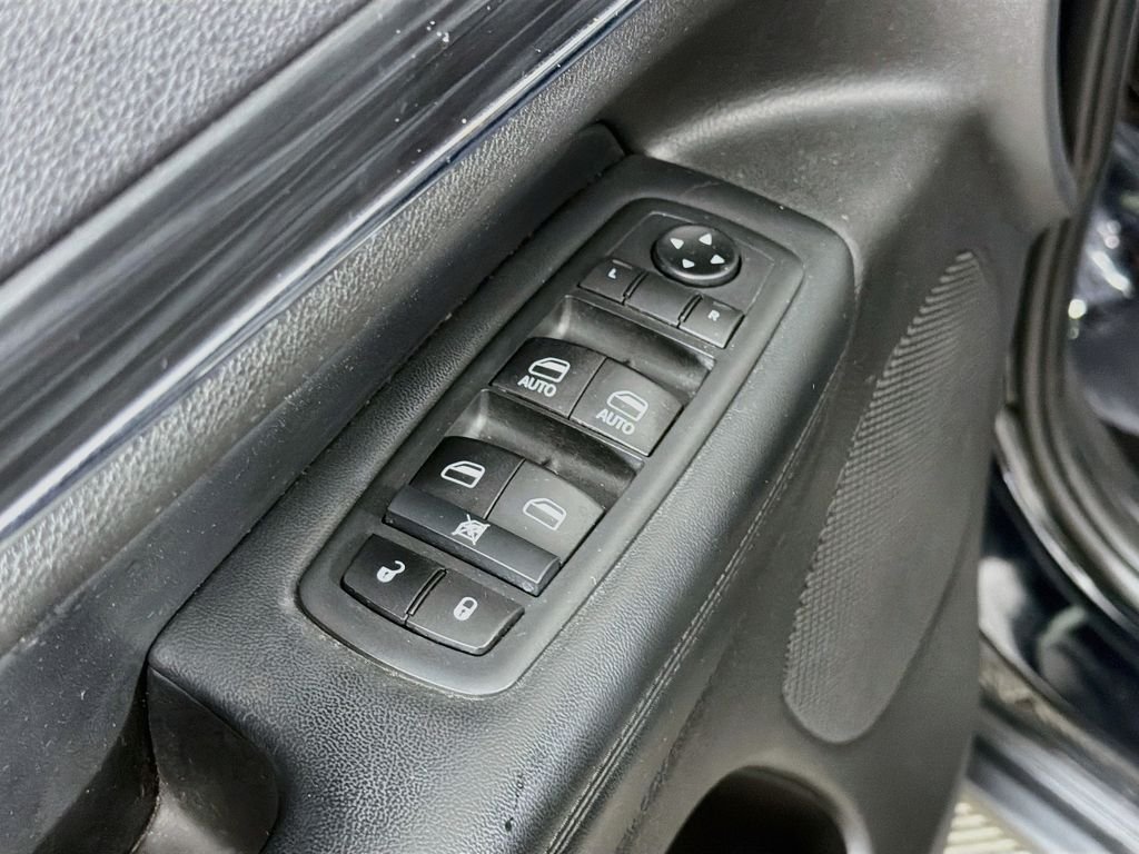 Used 2020 Black Jeep Limited image 18