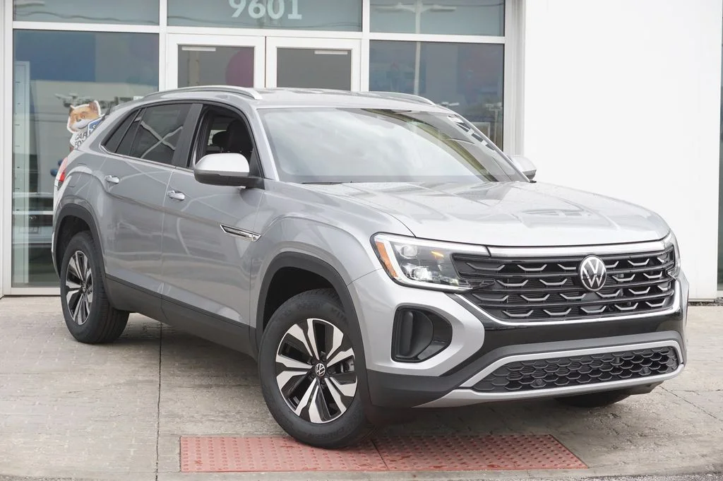 New 2026 Silver Volkswagen 2.0T SE image 3