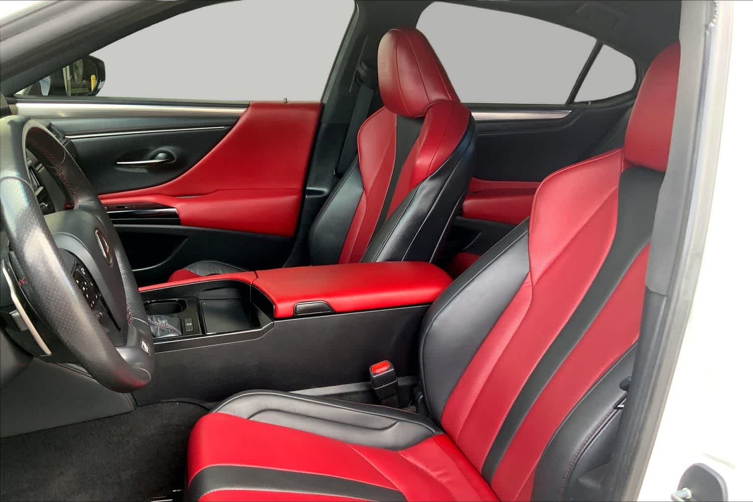 Used 2023 Ultra White Lexus F SPORT Handling image 8