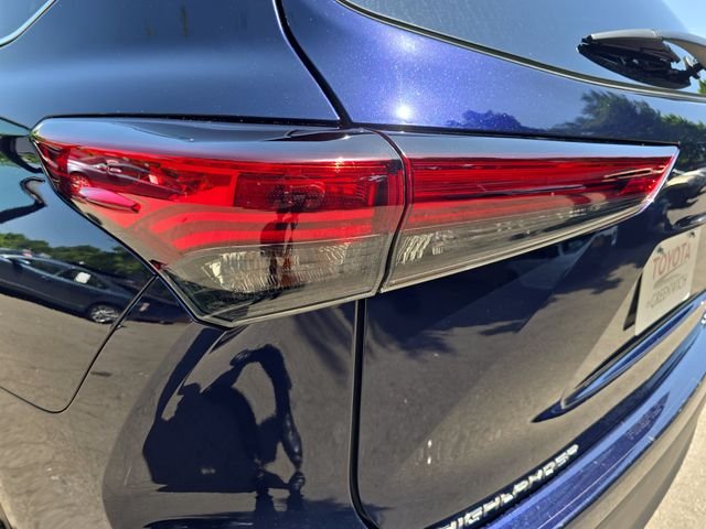 Used 2023  Toyota XLE image 35