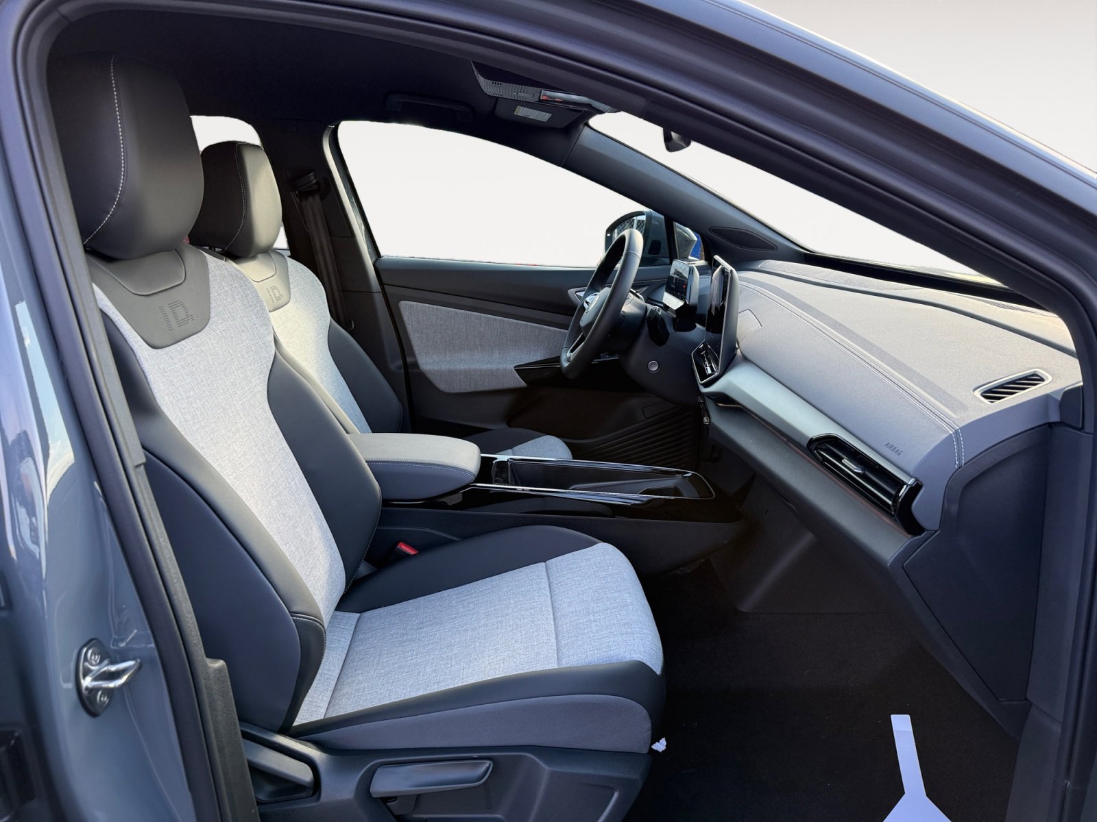 New 2025 Pure Gray Volkswagen Pro image 19