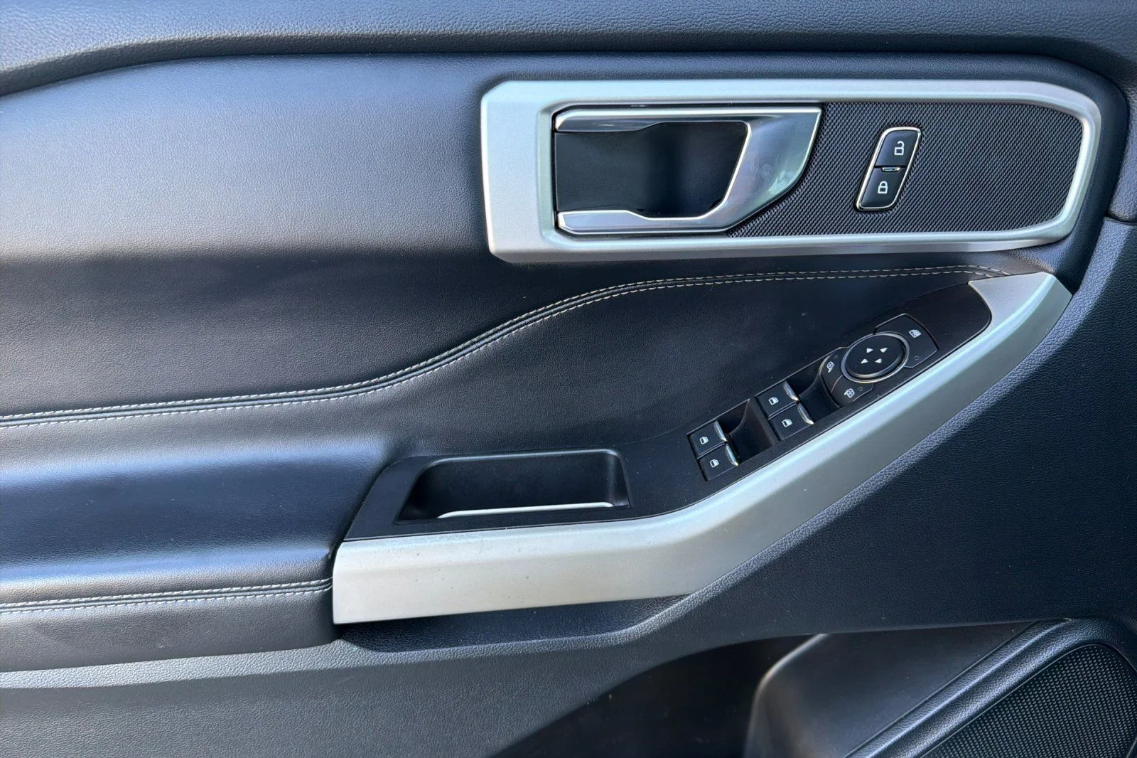 Used 2020 White Ford XLT image 13
