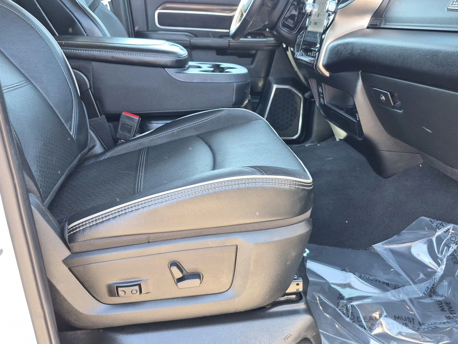 Used 2024  RAM TRUCK LARAM image 9