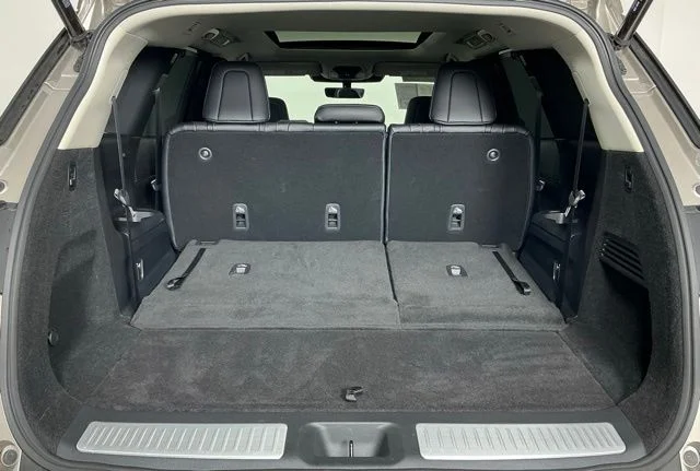 Certified Used 2023 Titanium INFINITI LUXE image 27