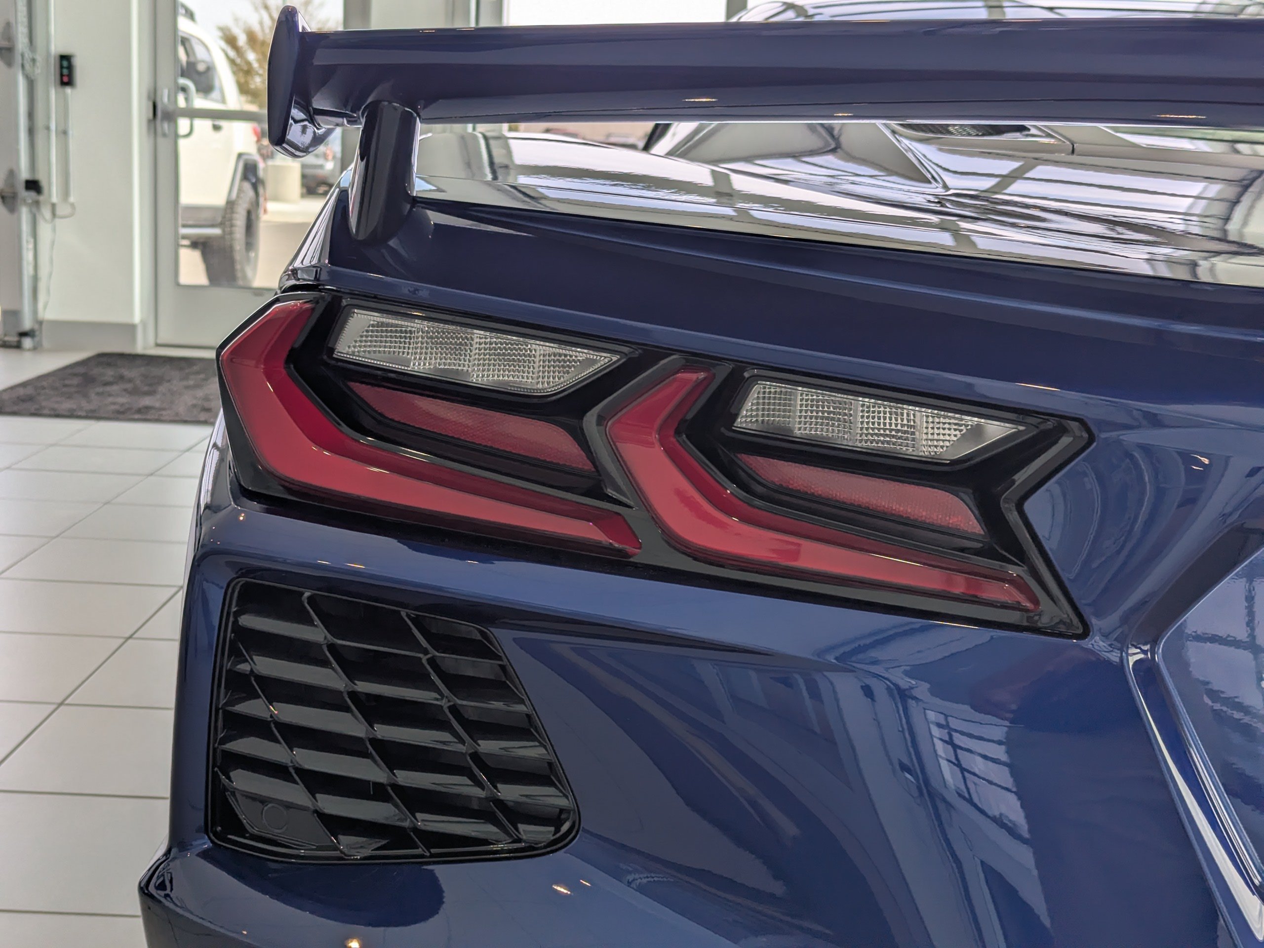 2027 Chevrolet Corvette 2LT - Photo 21