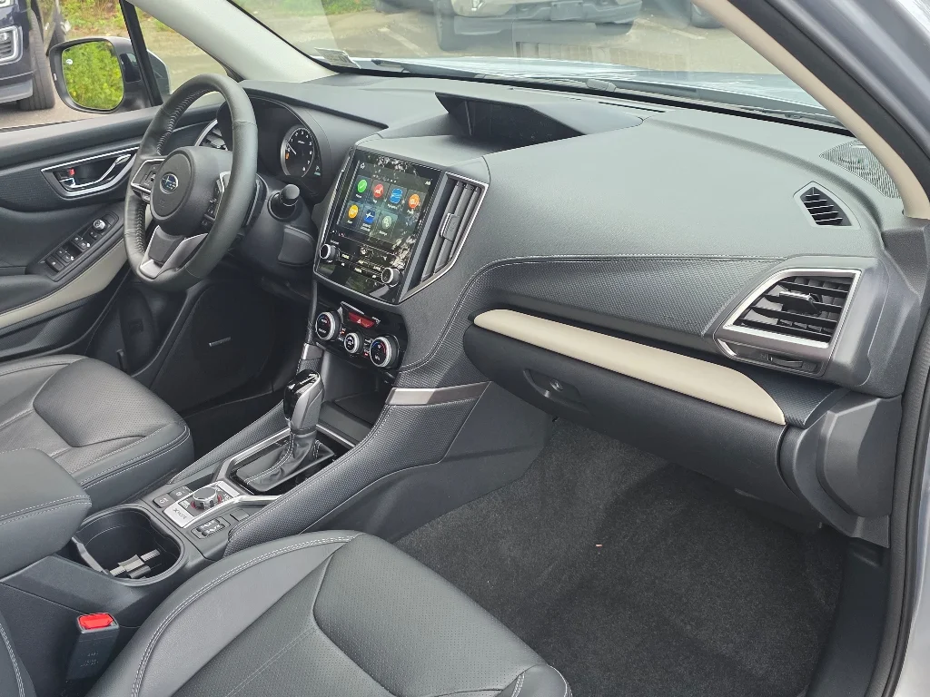 Used 2023 Ice Silver Metallic Subaru Limited image 21