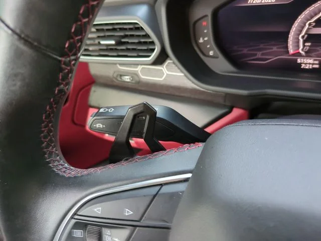 Used 2021 Black Lamborghini Base image 30