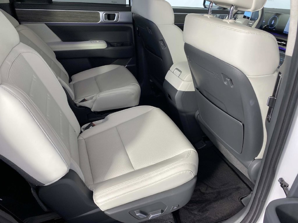 Used 2026 White Hyundai Calligraphy image 11