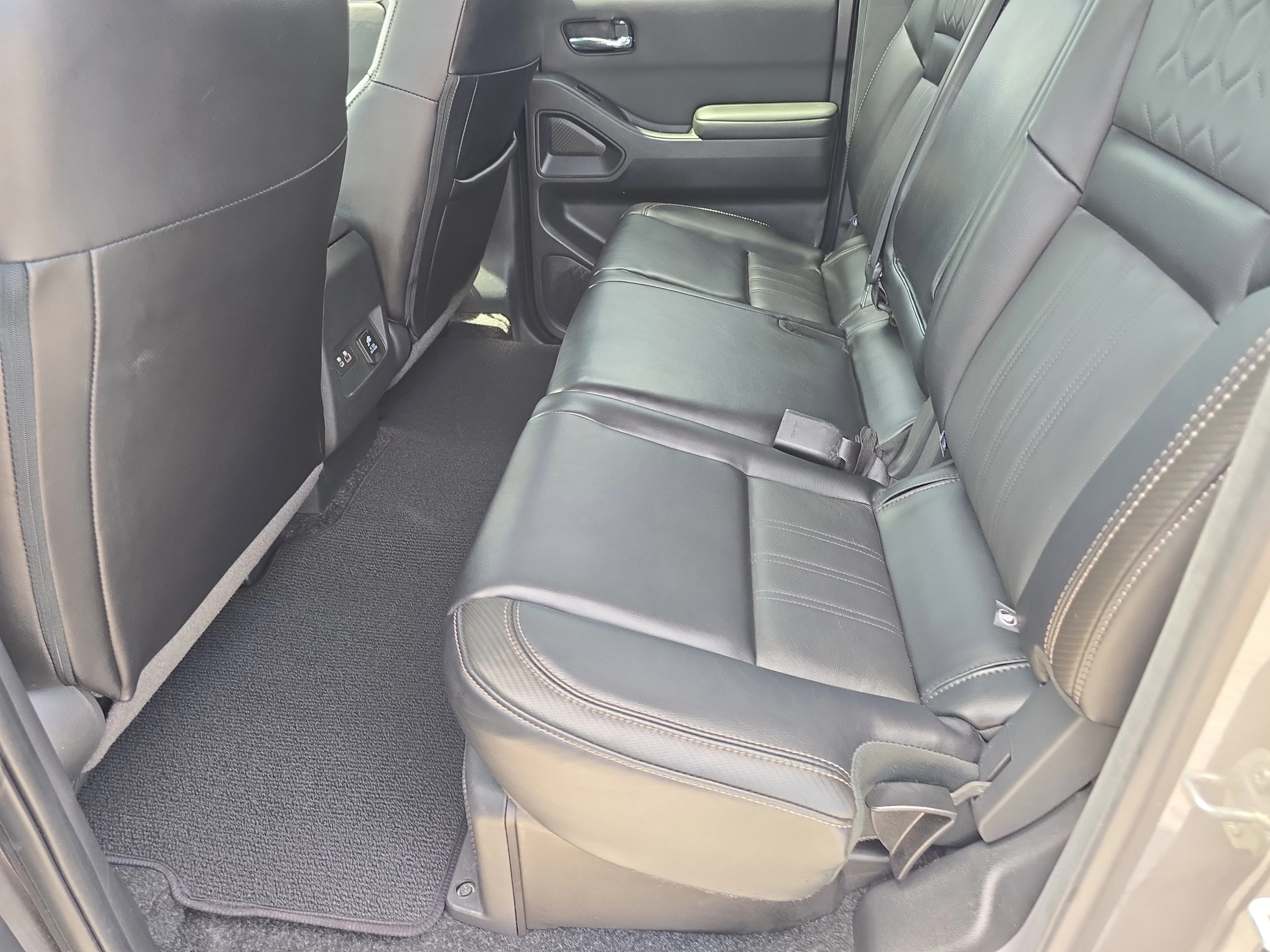 Certified Used 2024 Gun Metallic Nissan SL image 16