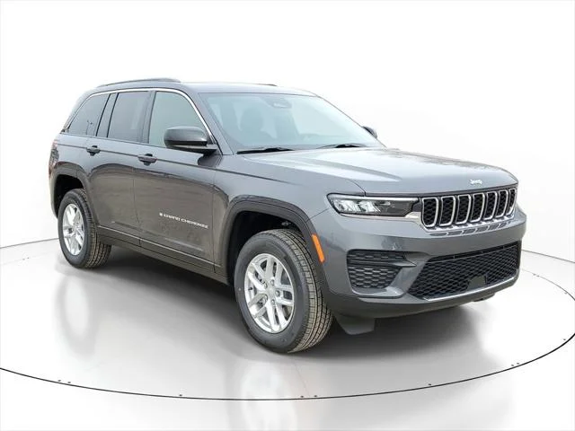 New 2026 Baltic Gray Metallic Clear-Coat Exterior Paint Jeep Laredo X image 2