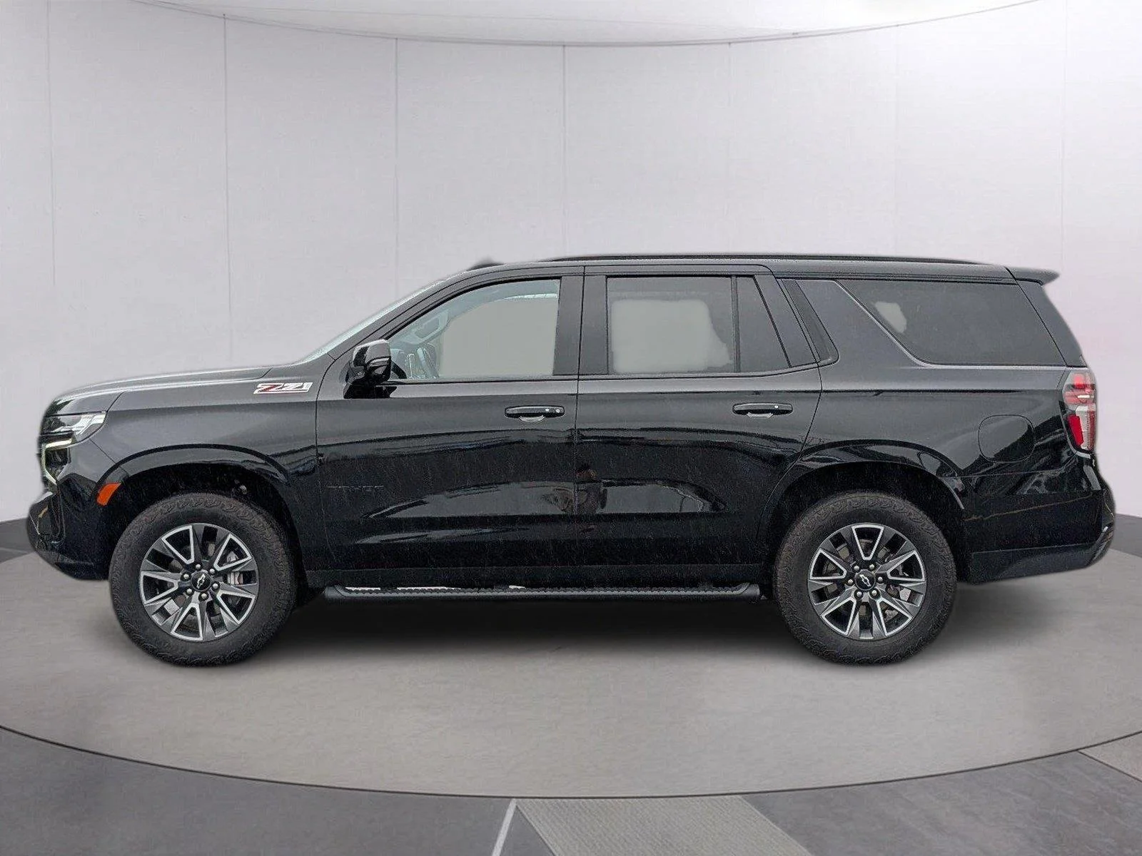 Used 2024 Black Chevrolet Z71 image 2