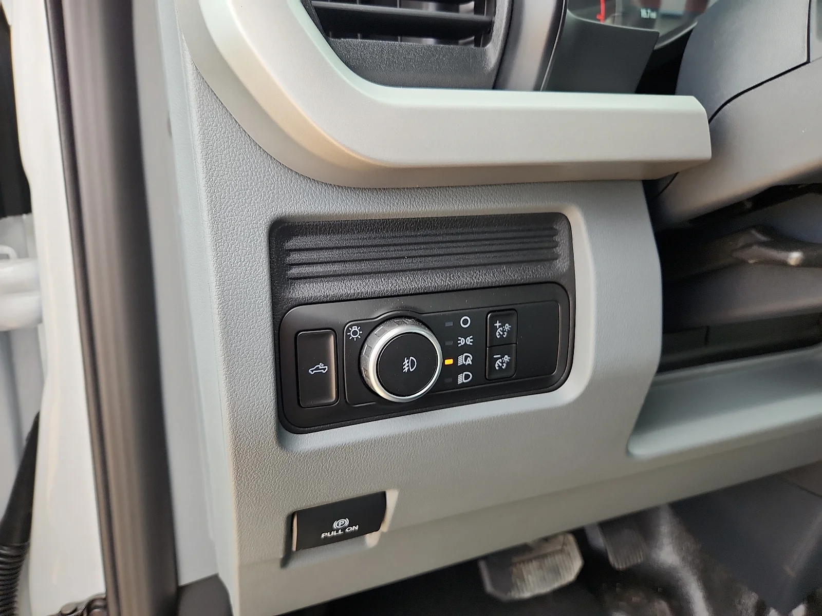 New 2026 Oxford White Ford F-250® XL image 16
