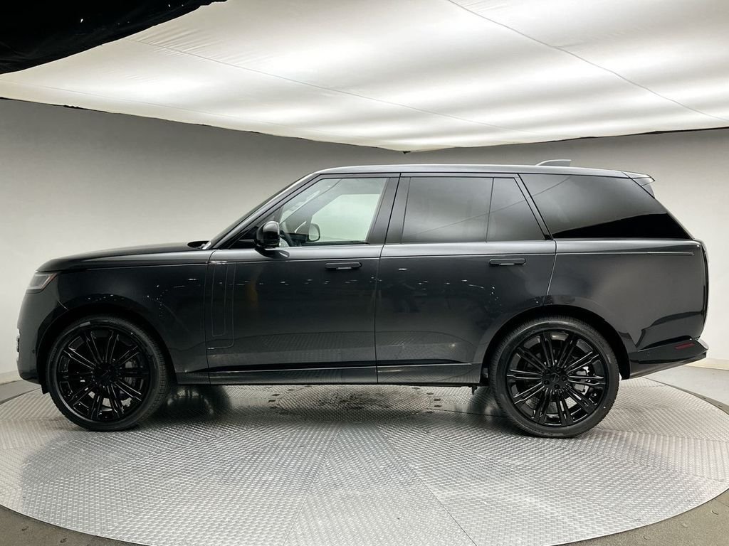 New 2026 Carpathian Gray Premium Metallic Land Rover SE image 2