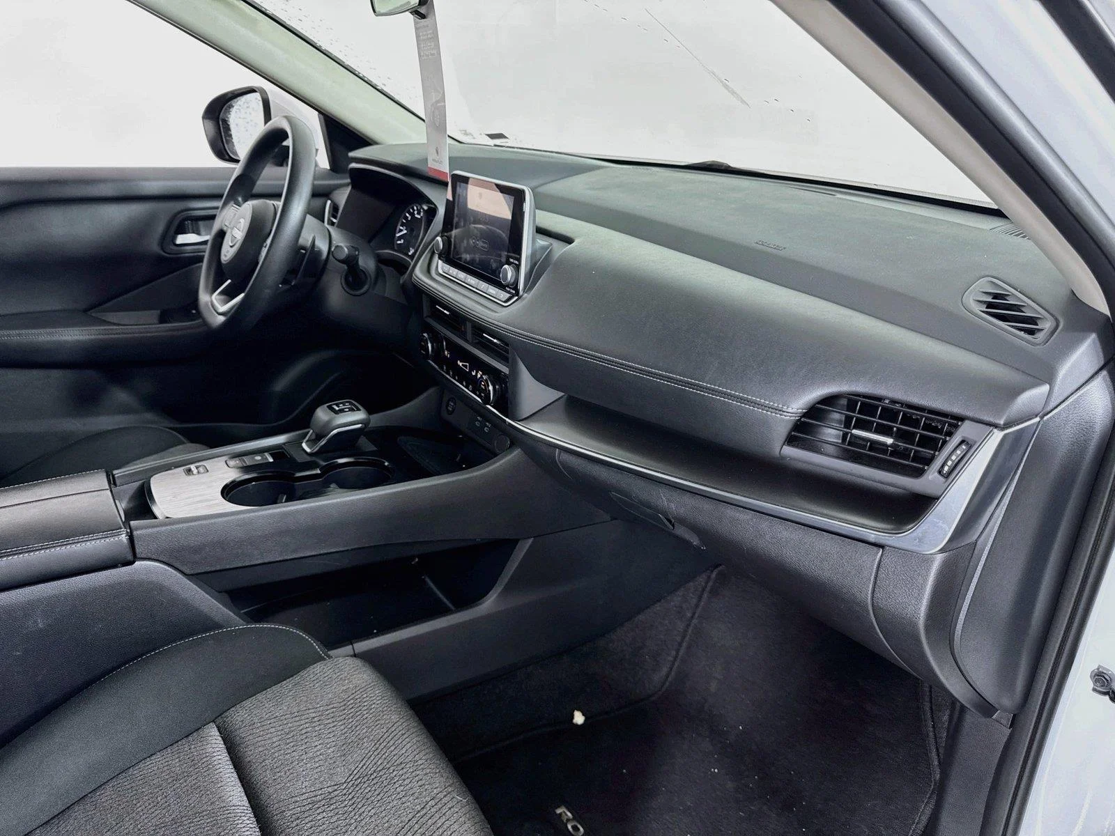 Used 2024 Everest White Pearl Nissan SV image 26